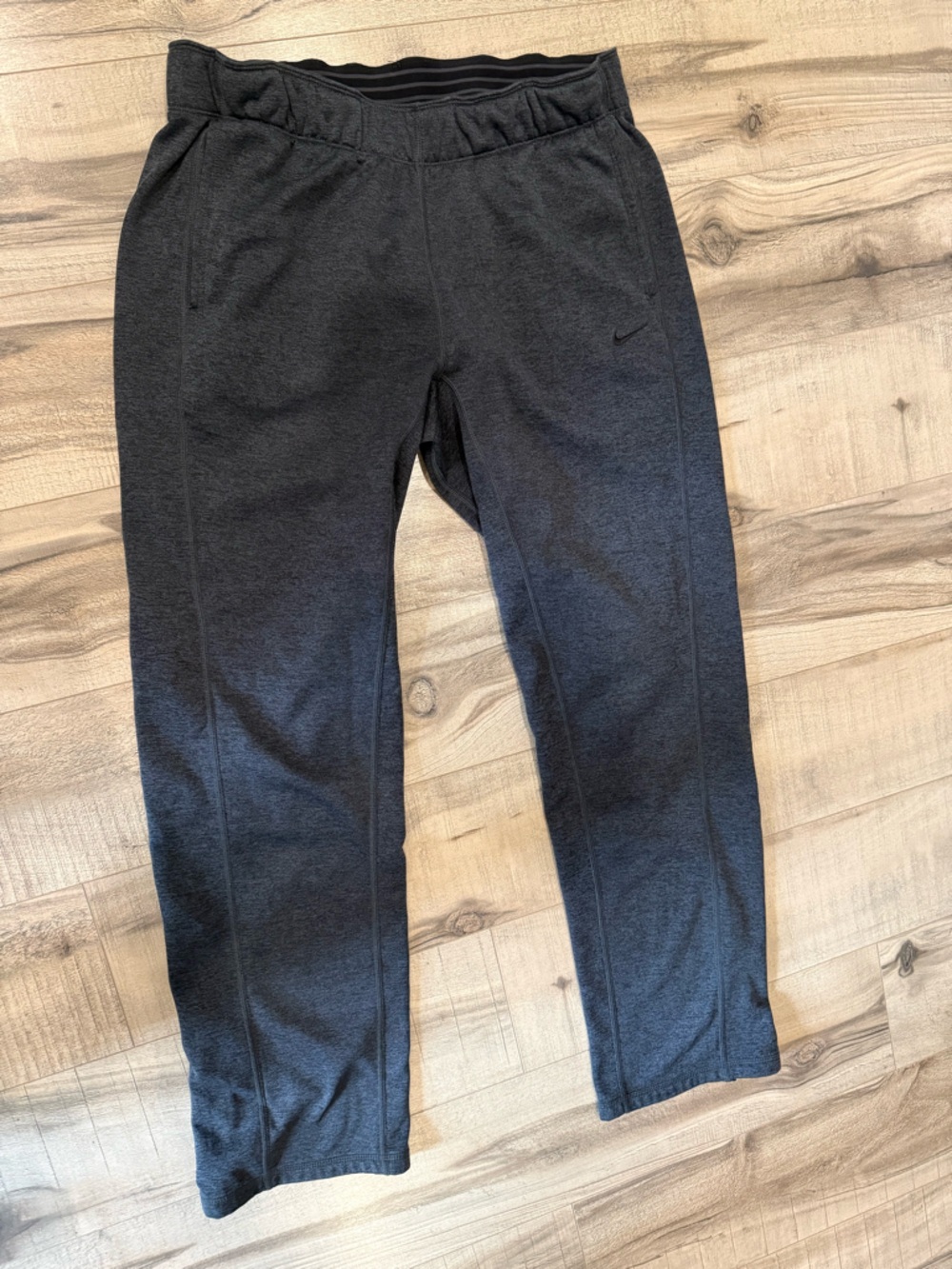 Nike Therma-Fit sweatpants sz medium